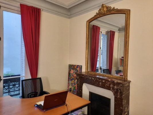 Bureau becard.jpg